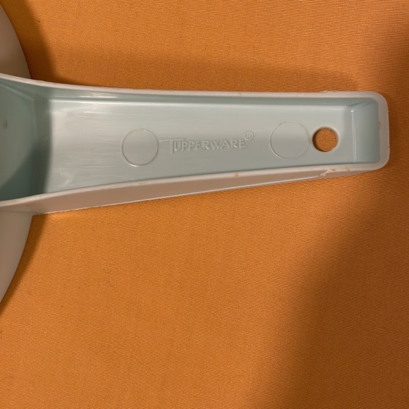 Vintage large green Tupperware strainer EUC! - Picture 3 of 5